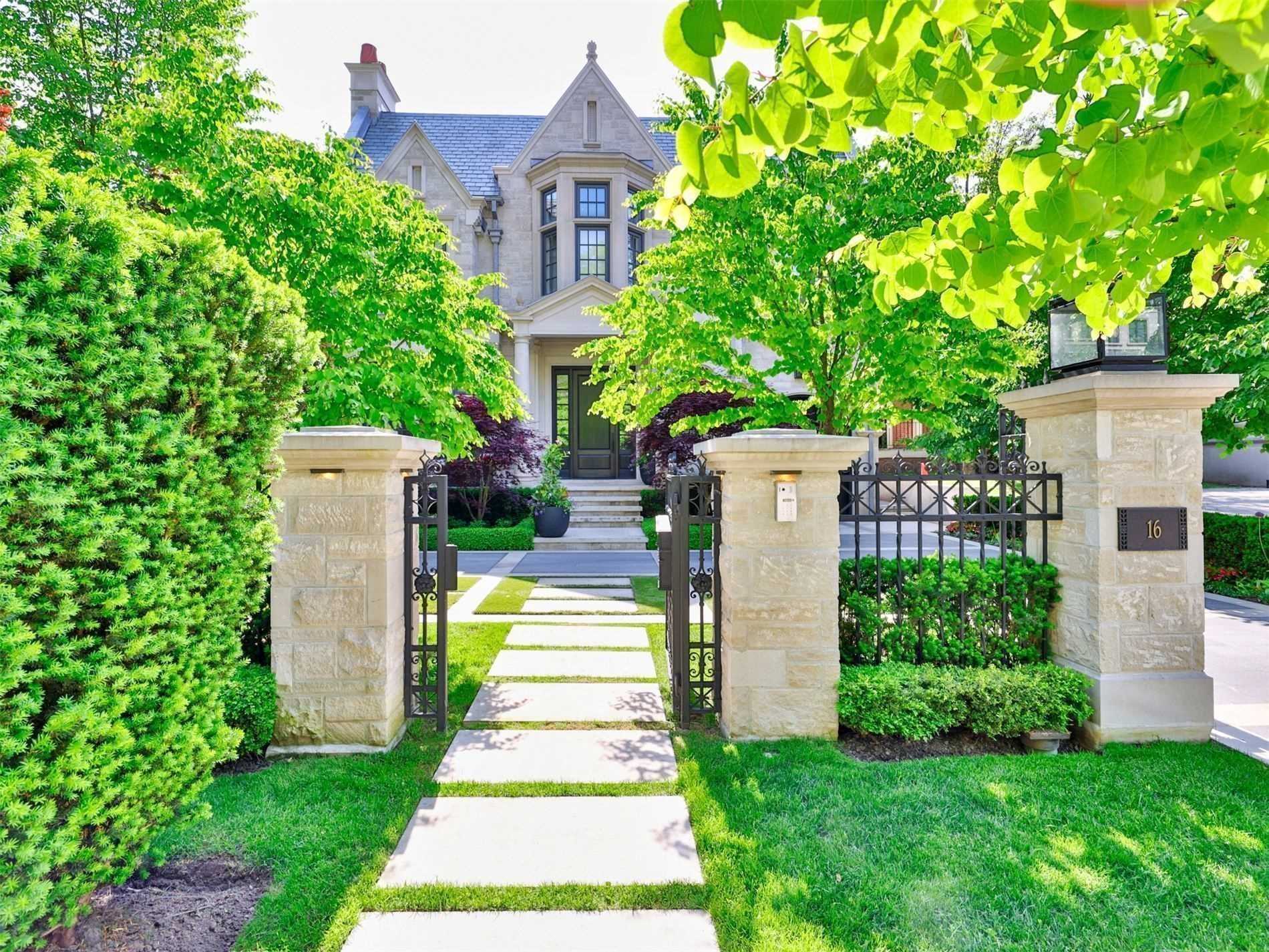 16 Forest Hill Road Toronto