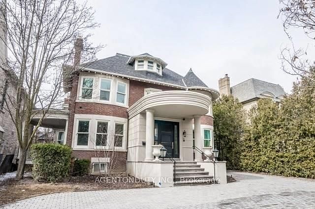 18 Forest Hill Road Toronto